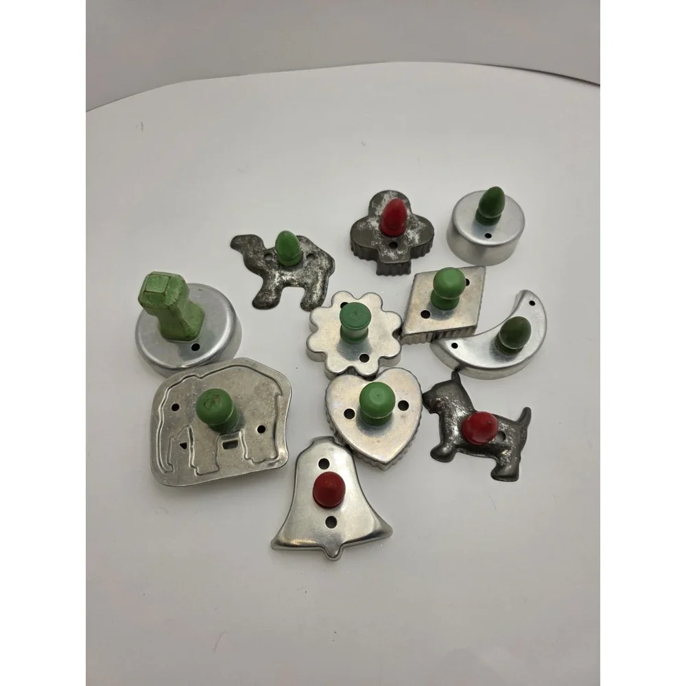 VTG Cookie Cutters Lot 11 Wood Handles Donut Scottie Dog Elephant Moon Bell